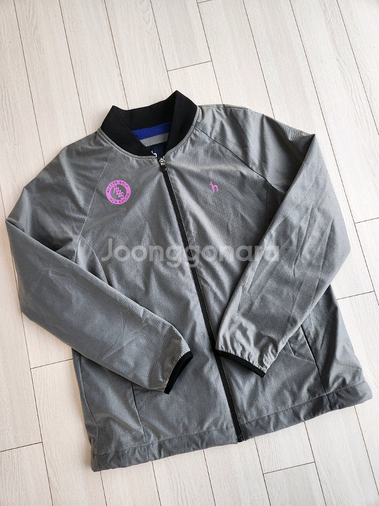 새상품급)헤지스 골프 여성 야구에리 풀오픈 봄버 바람막이 자켓 사이즈95(m)여러 중고사이트에도 같이 판매하고 있어--9