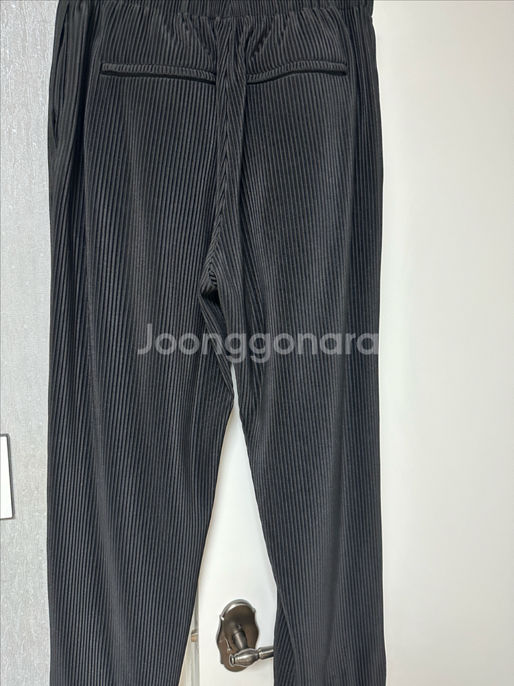 타임옴므 플리츠 블랙 바지--6