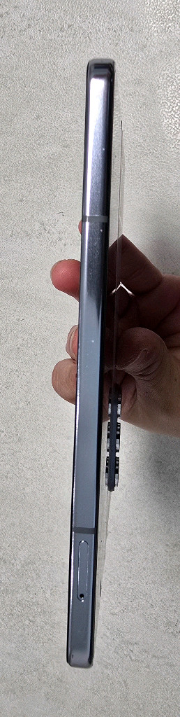 폴더블 스마트폰 512GB 이미지