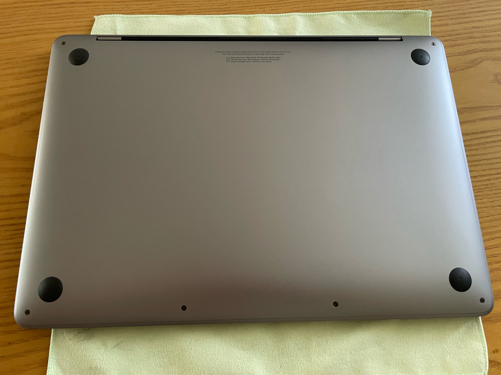 맥북 프로 13인치 M1 ram 16GB / 512GB 스페이스 그레이 이미지